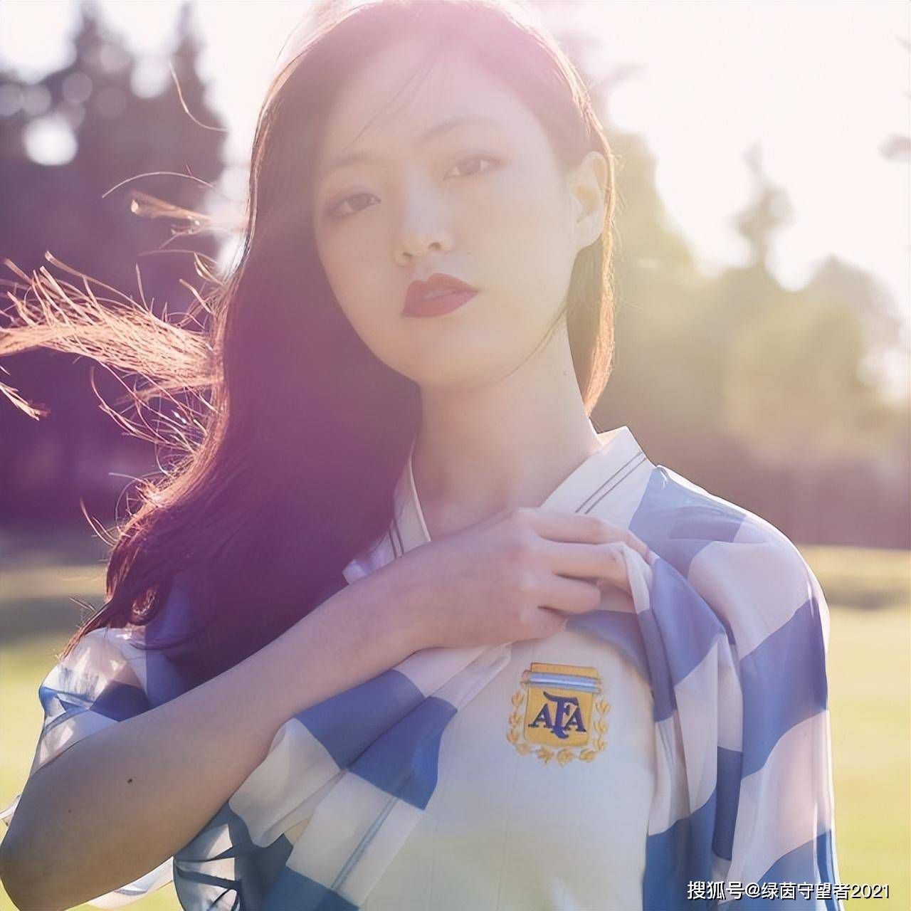 我买了一支笛子，吹得很好。